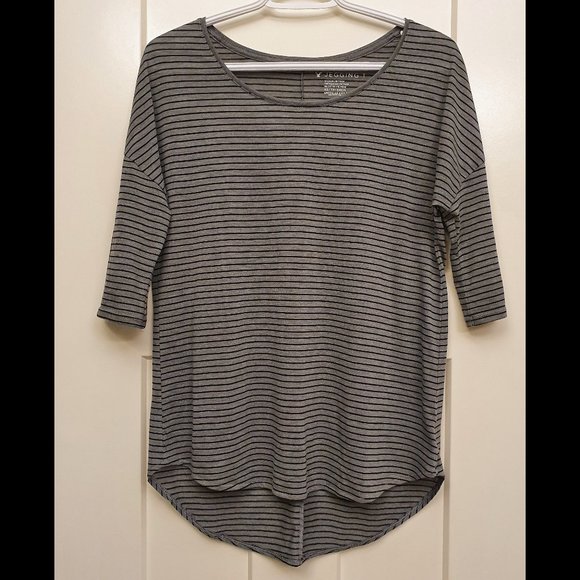American Eagle Jegging Tshirt Grey with Black Stripes - Picture 3 of 5